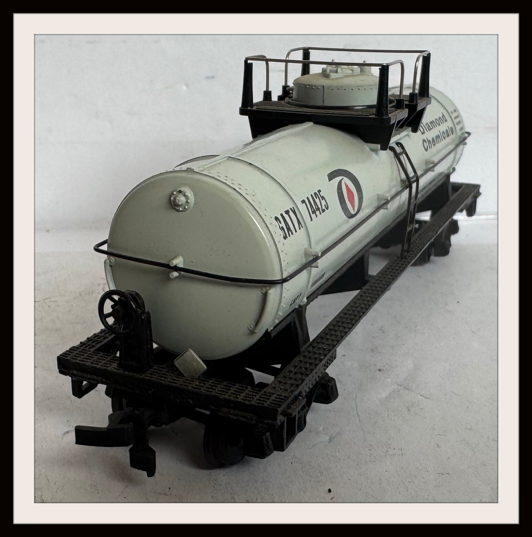 Diamond Chemicals Single Dome. # GATX 74425