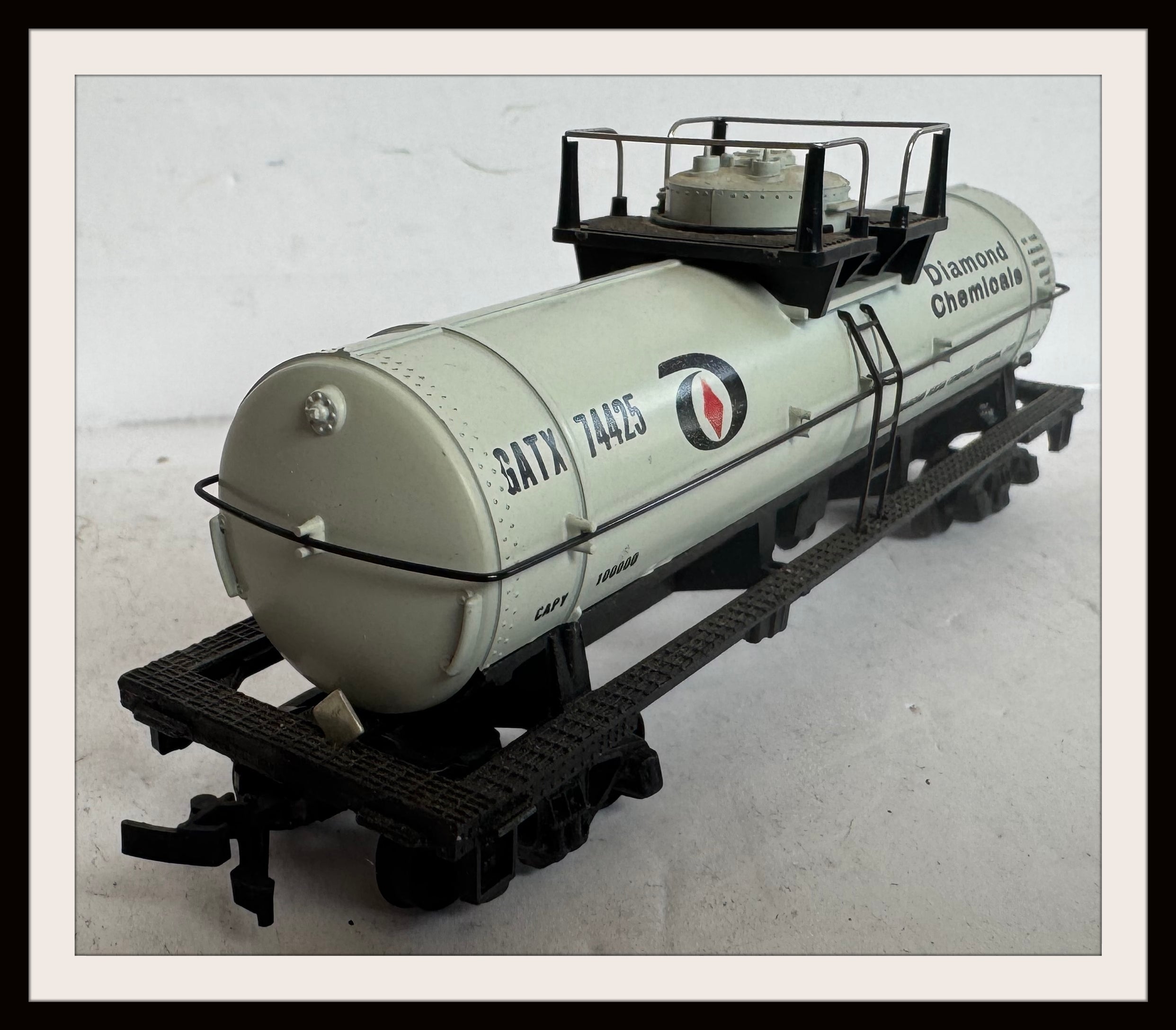 Diamond Chemicals Single Dome. # GATX 74425