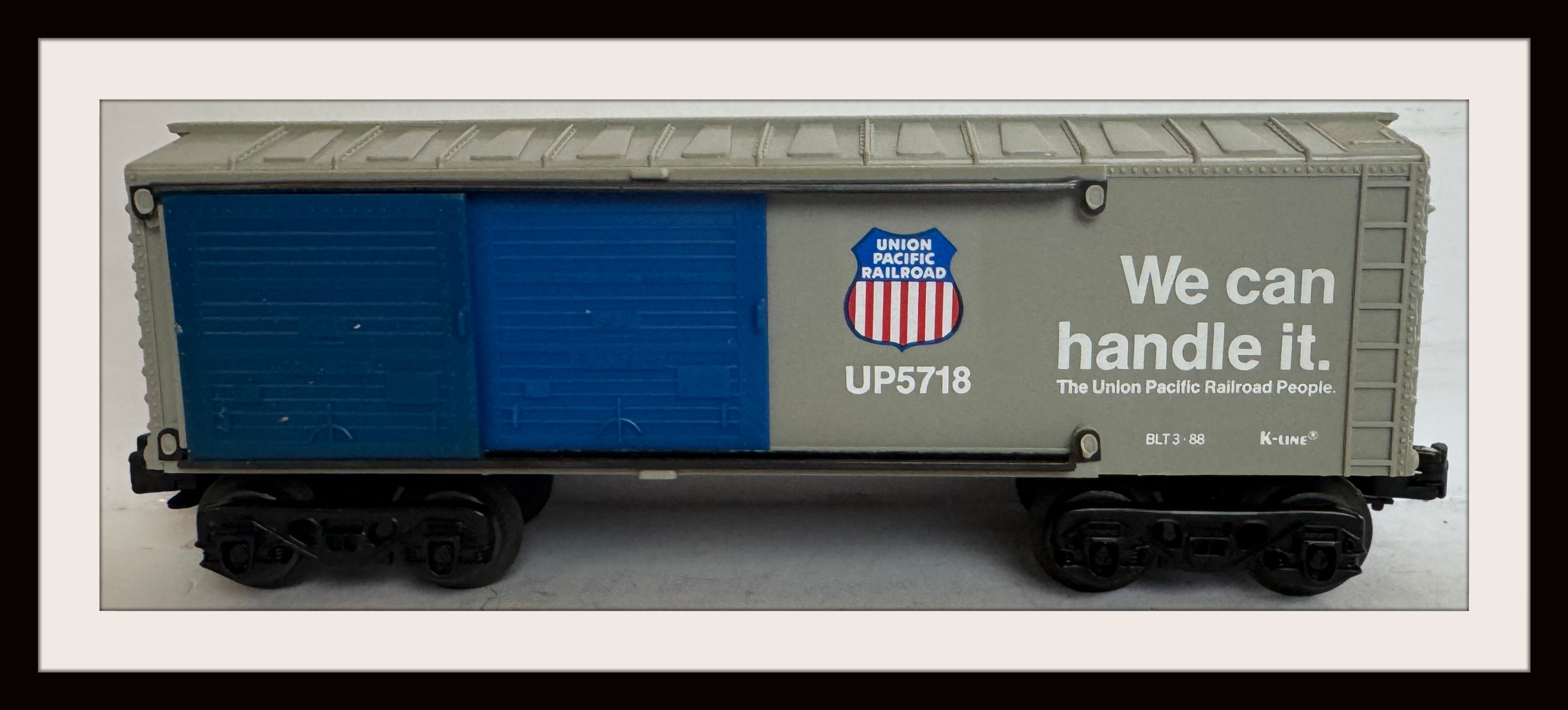 K-Line Union Pacific Auto Box Car # UP5718 with 2 Autos
