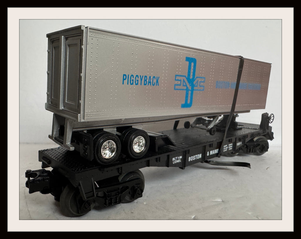 Lionel B & M Flat Bed with Semi Trailor # 16911 N.O.S