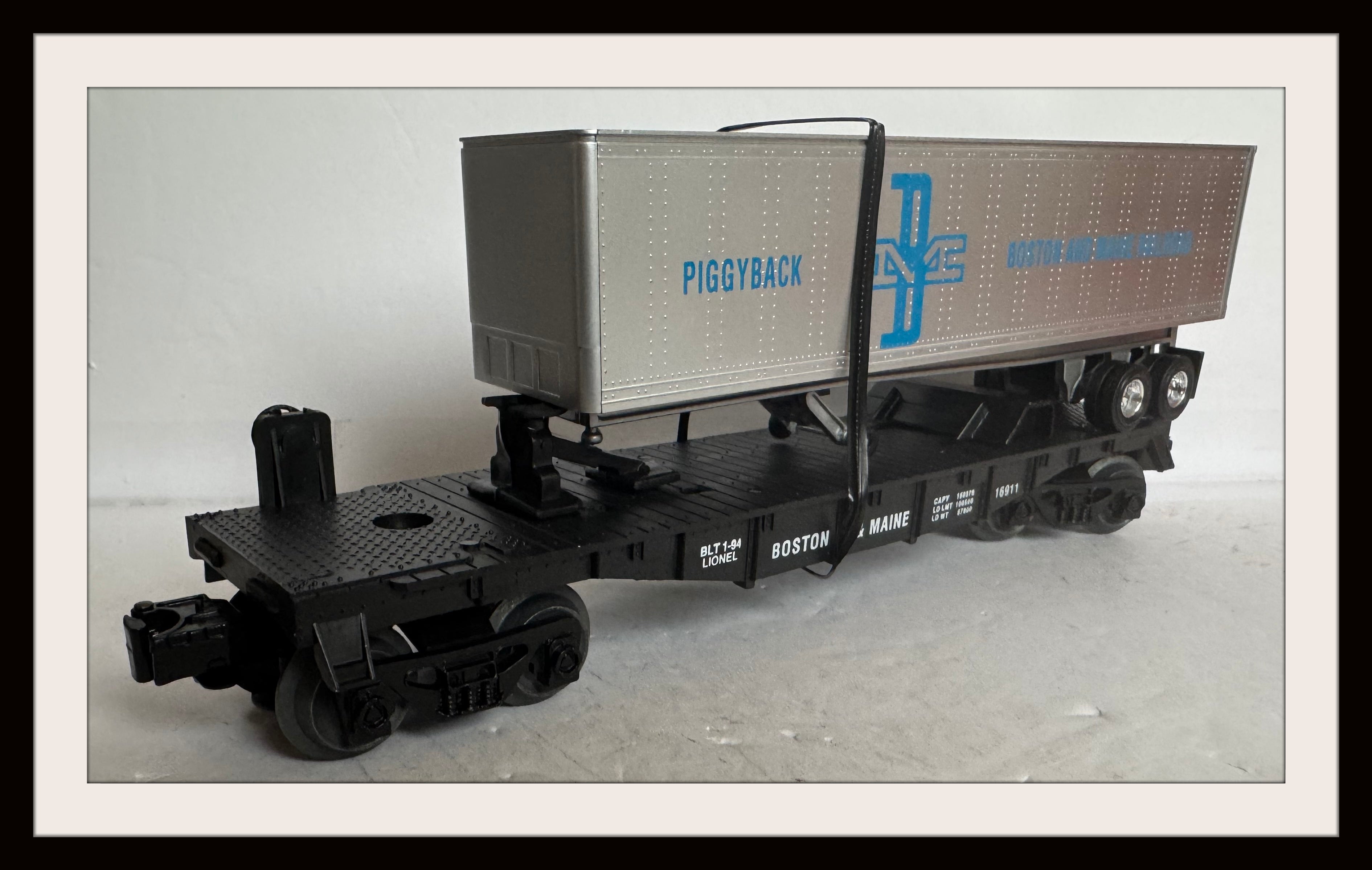 Lionel B & M Flat Bed with Semi Trailor # 16911 N.O.S