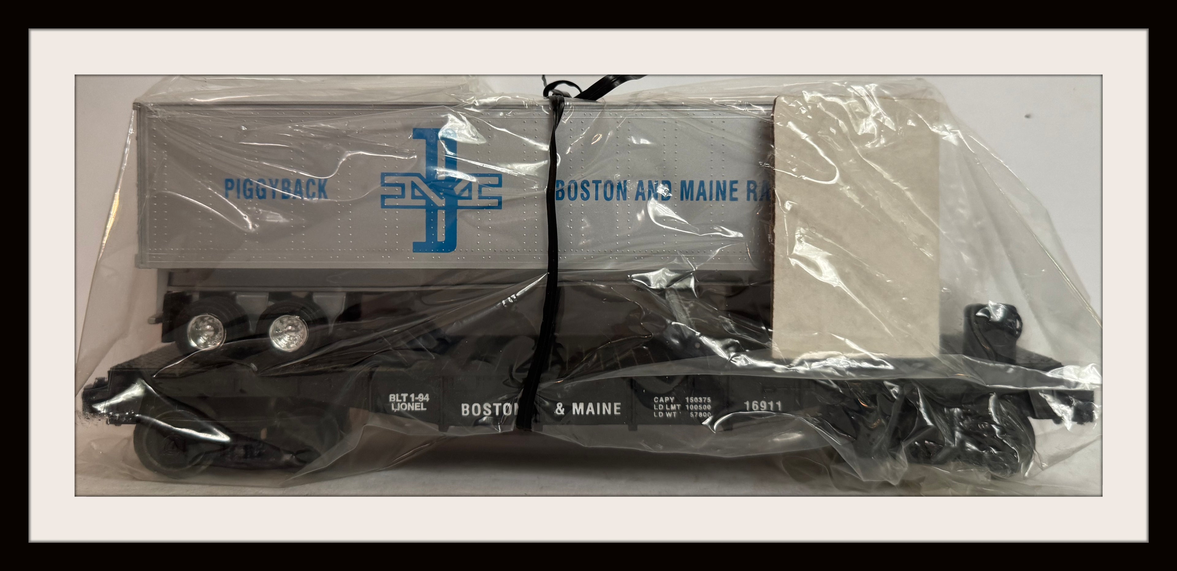 Lionel Boston & Maine Flatcar with Trailer # 6-18911