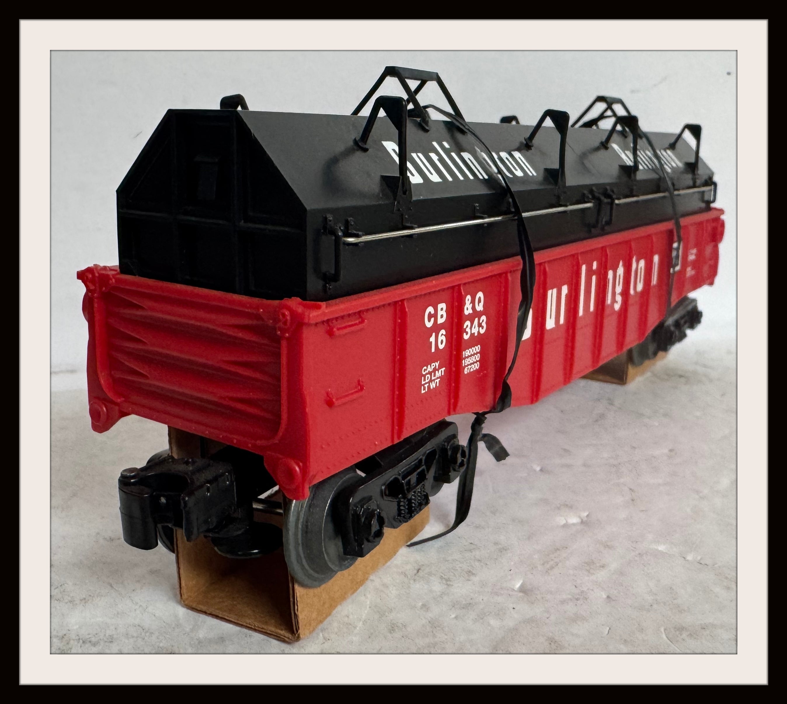 Lionel Burlington Gondola with Coil covers # 6-16343