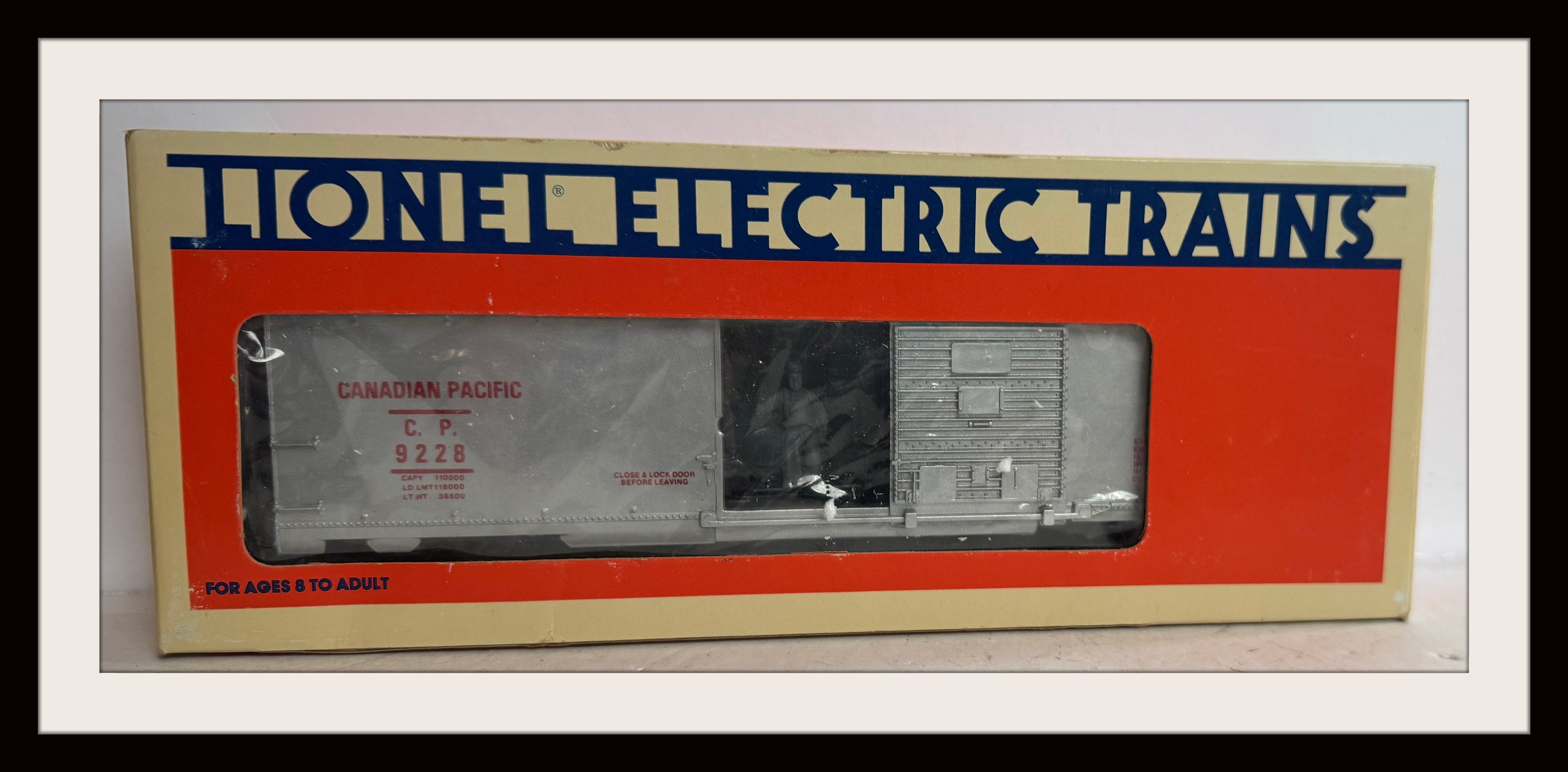 Lionel Canadian Pacific Box Car Car # 9228 with operating Trainman