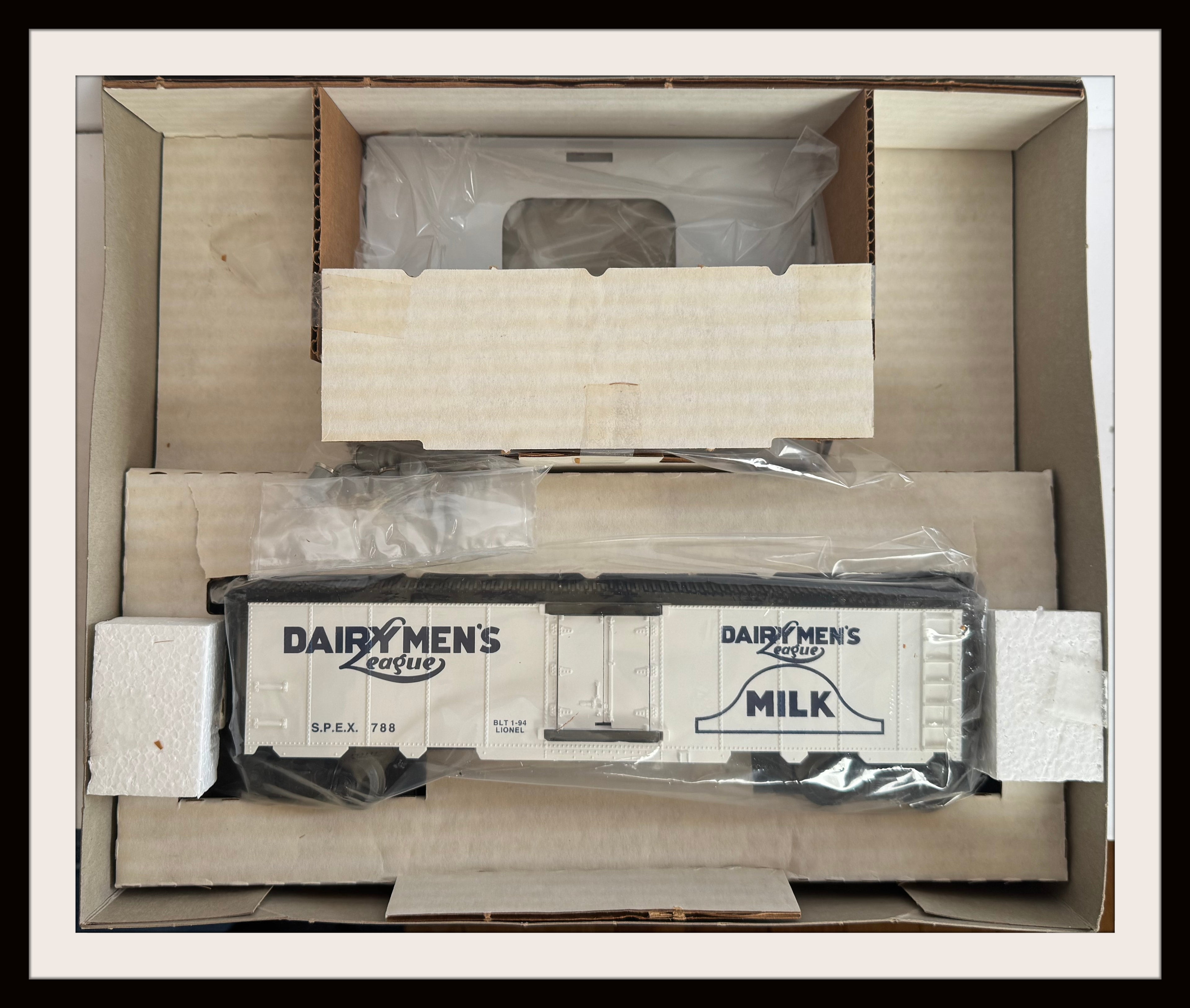 Lionel Dairymen’s League Operating Milk Car with