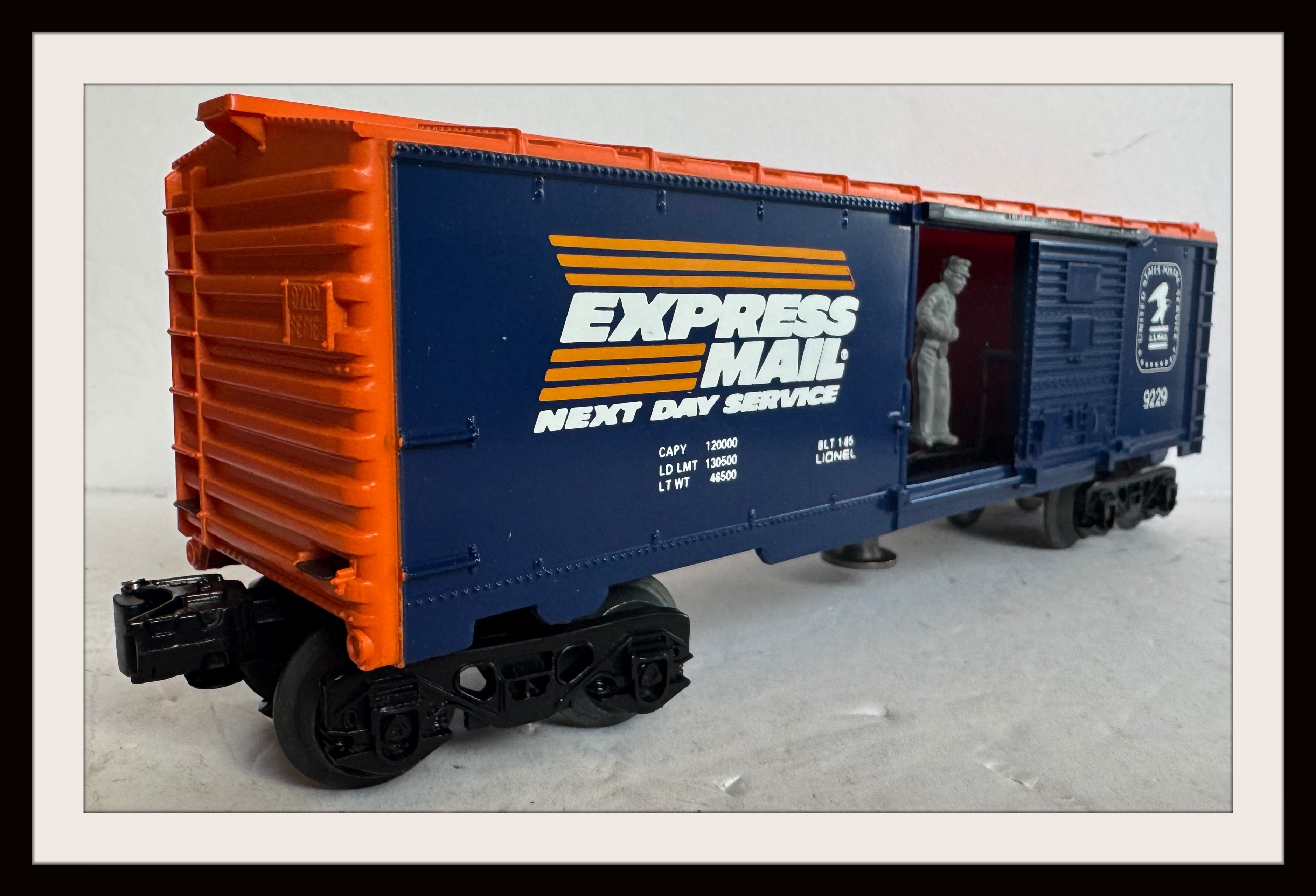 Lionel Express Mail Box Car with Operating Mailbag Man N.O.S.