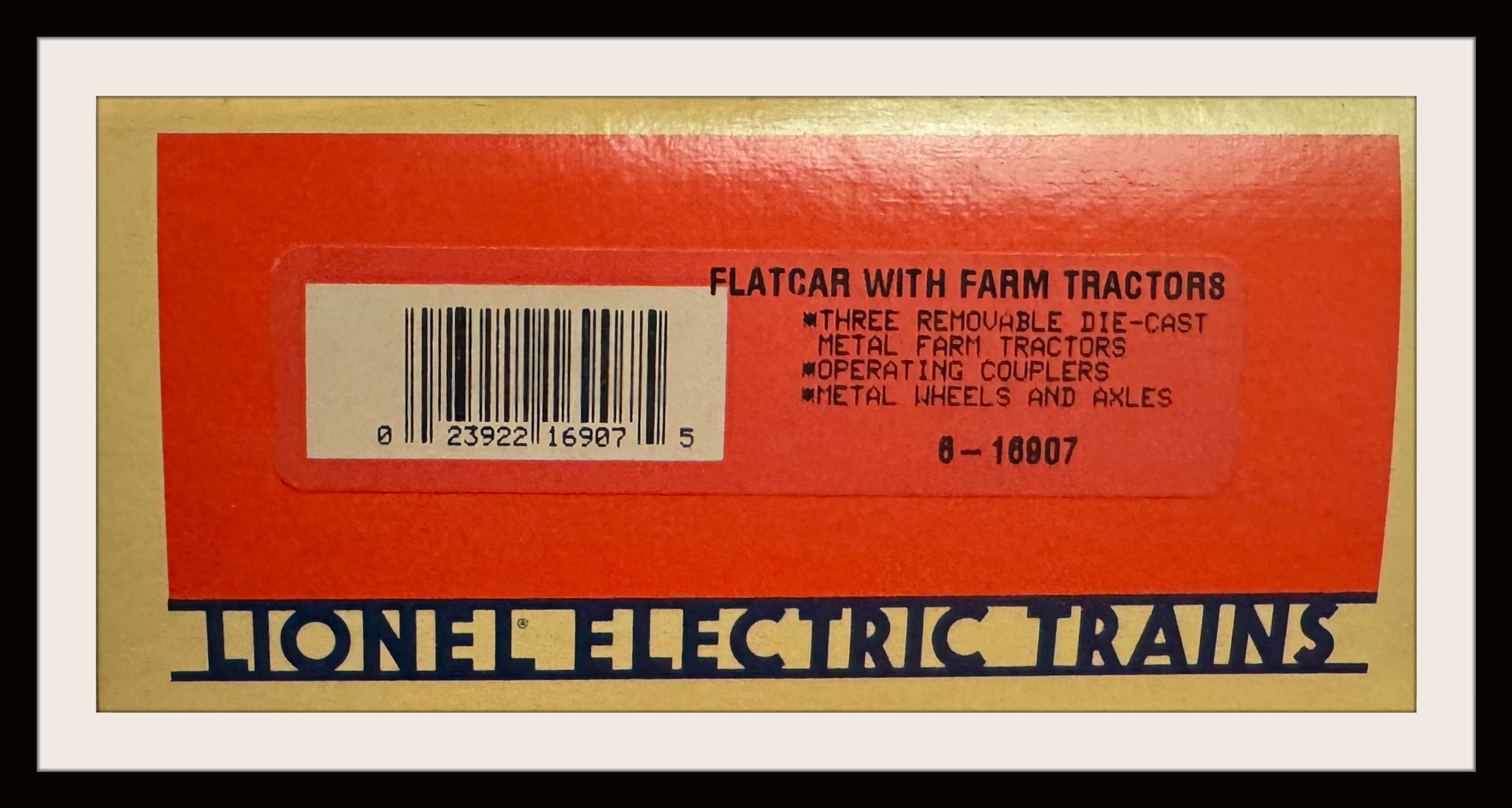 Lionel Flatcar with 3 Farm Tractors # 6-16907