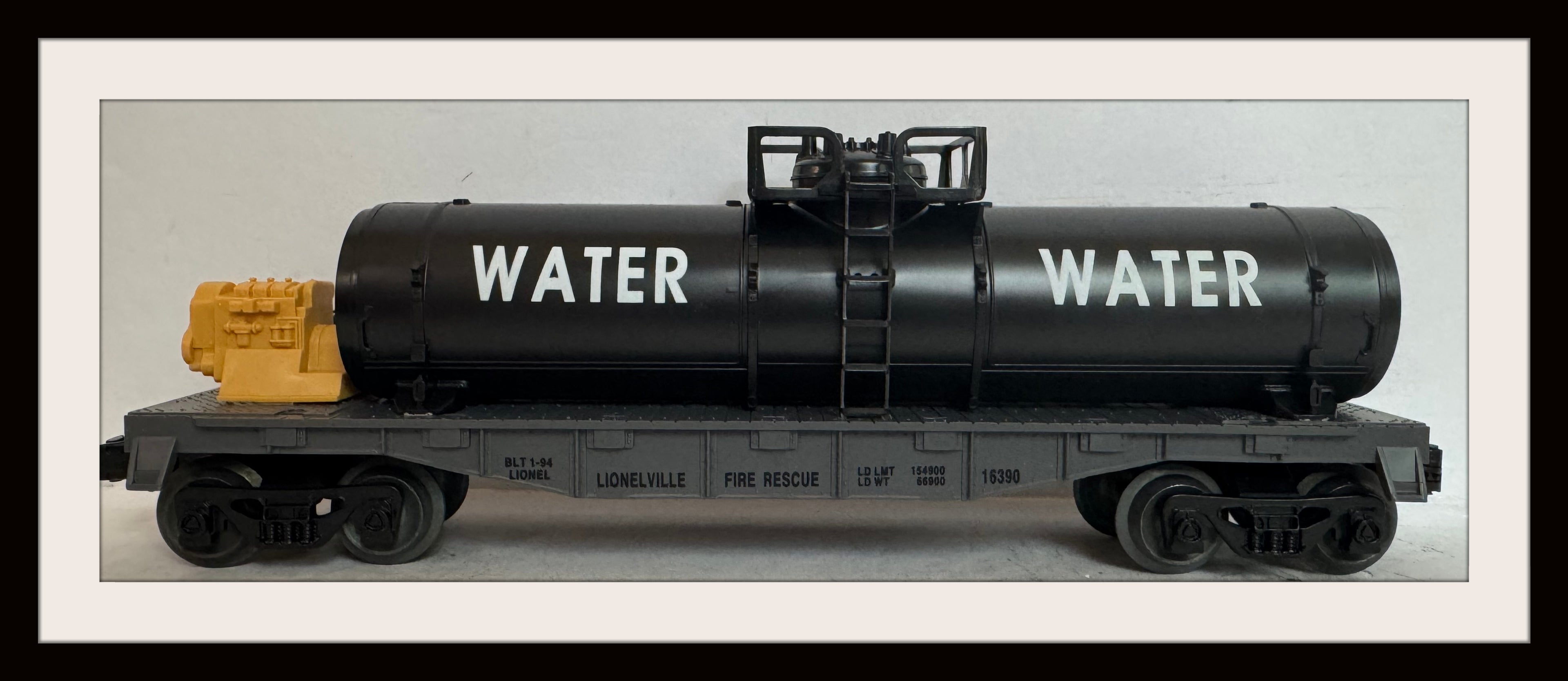 Lionel Flatcar with Tank and Pump #6-18390