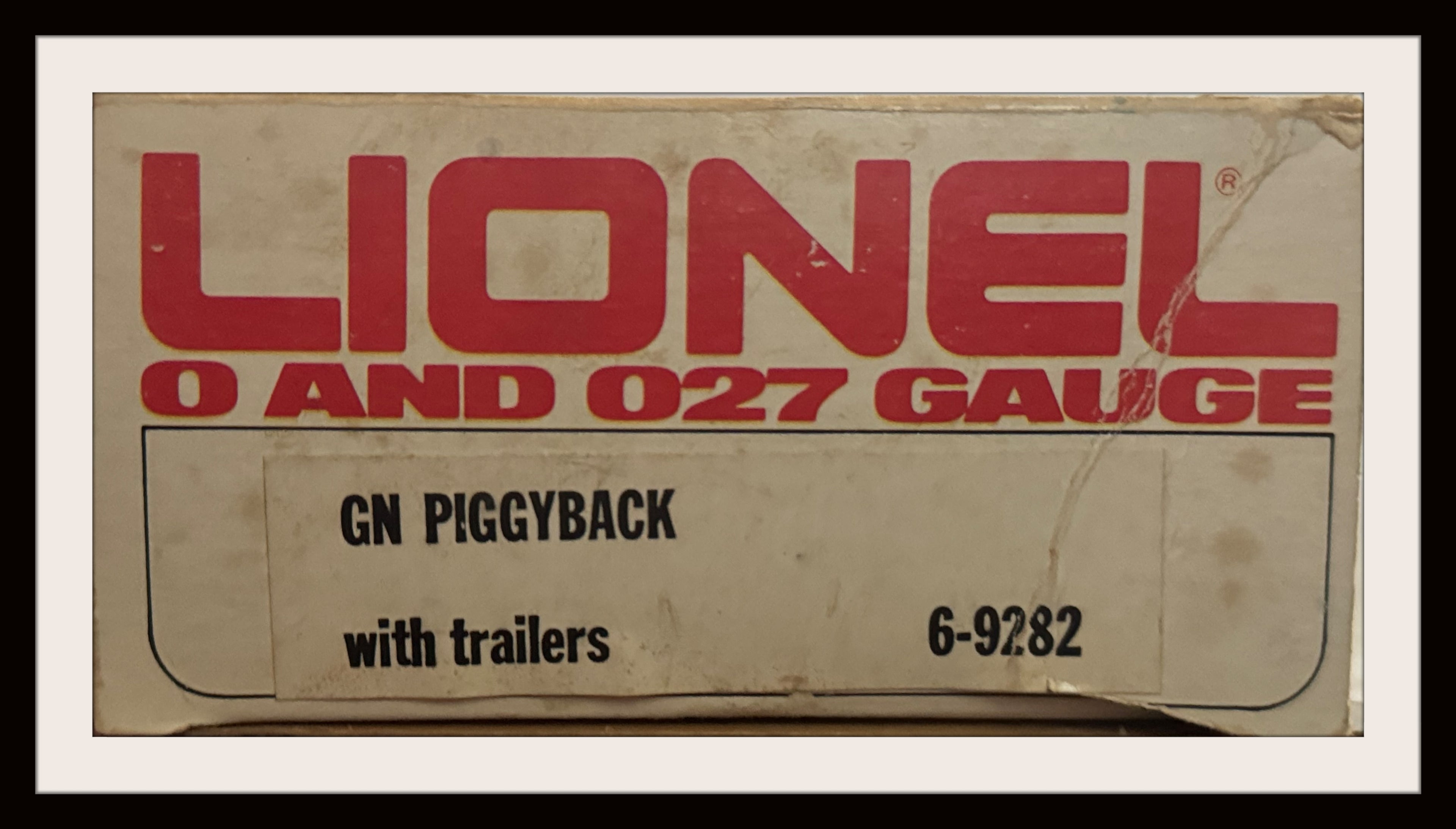 Lionel G Flat Bed Trailer with Trailers # 6-9282