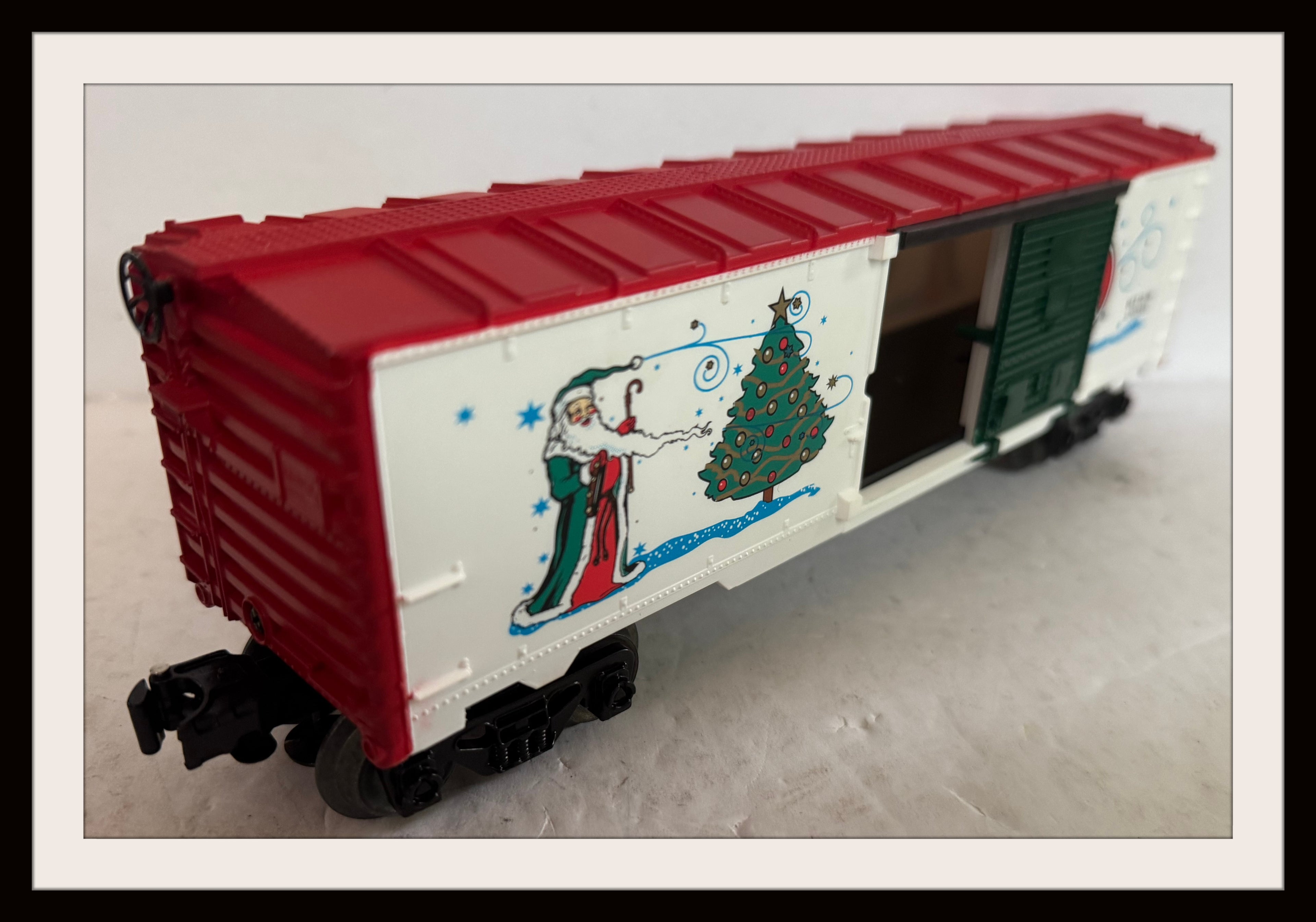 Lionel Holiday Box Car # 6-19945 New Old Stock
