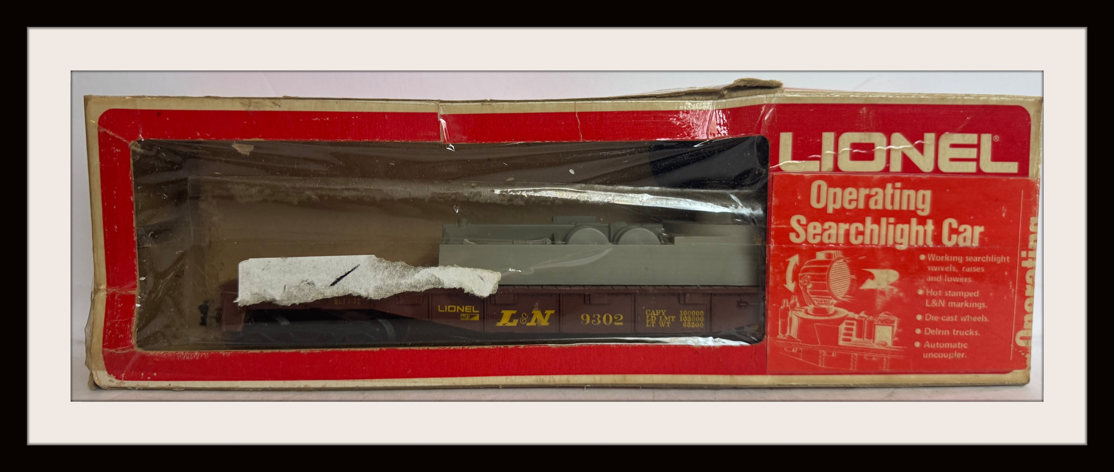 Lionel L & N Flat Car with Search Light # 9302