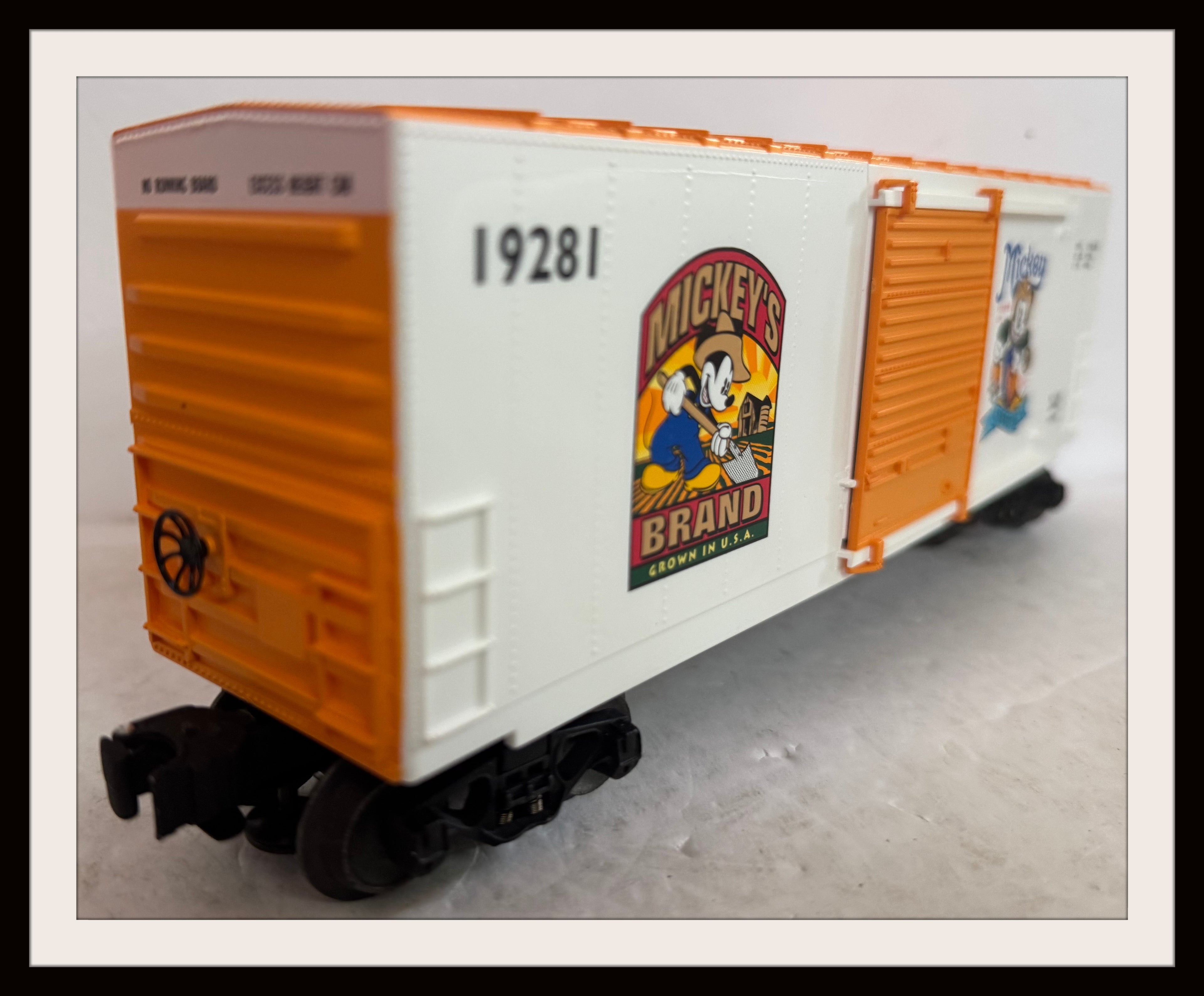Lionel Mickey’s Carrots HI-Cube Boxcar # 6-19281
