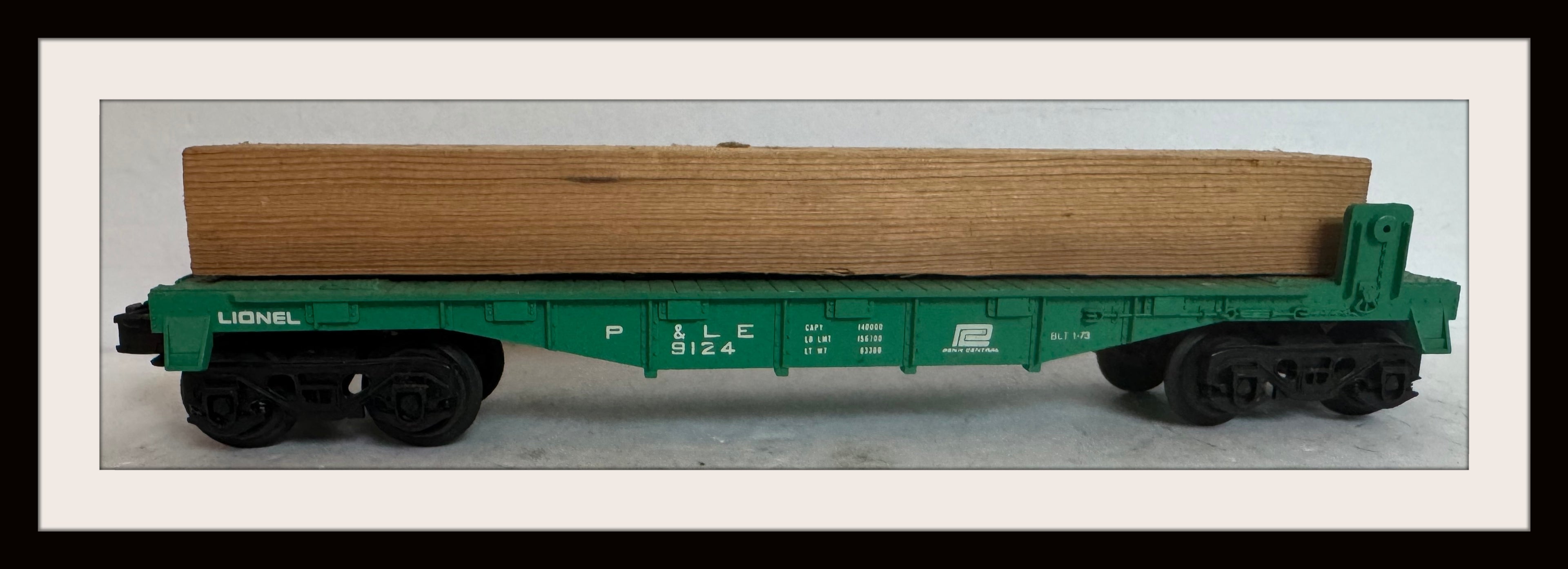 Lionel P L & E # 9124 Flat Bed with Load