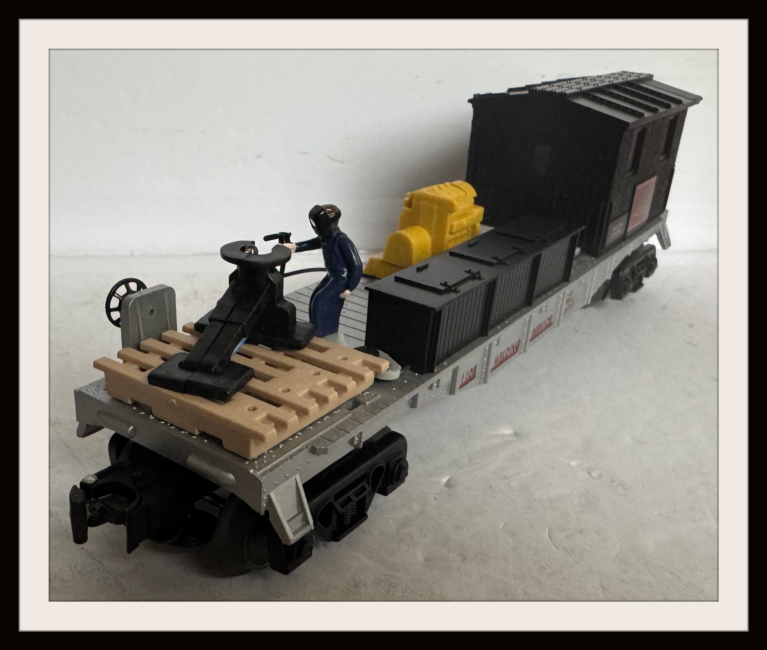 Lionel Steel Service Flat Car with Welder ad Equipment # 1108 N.O.S.
