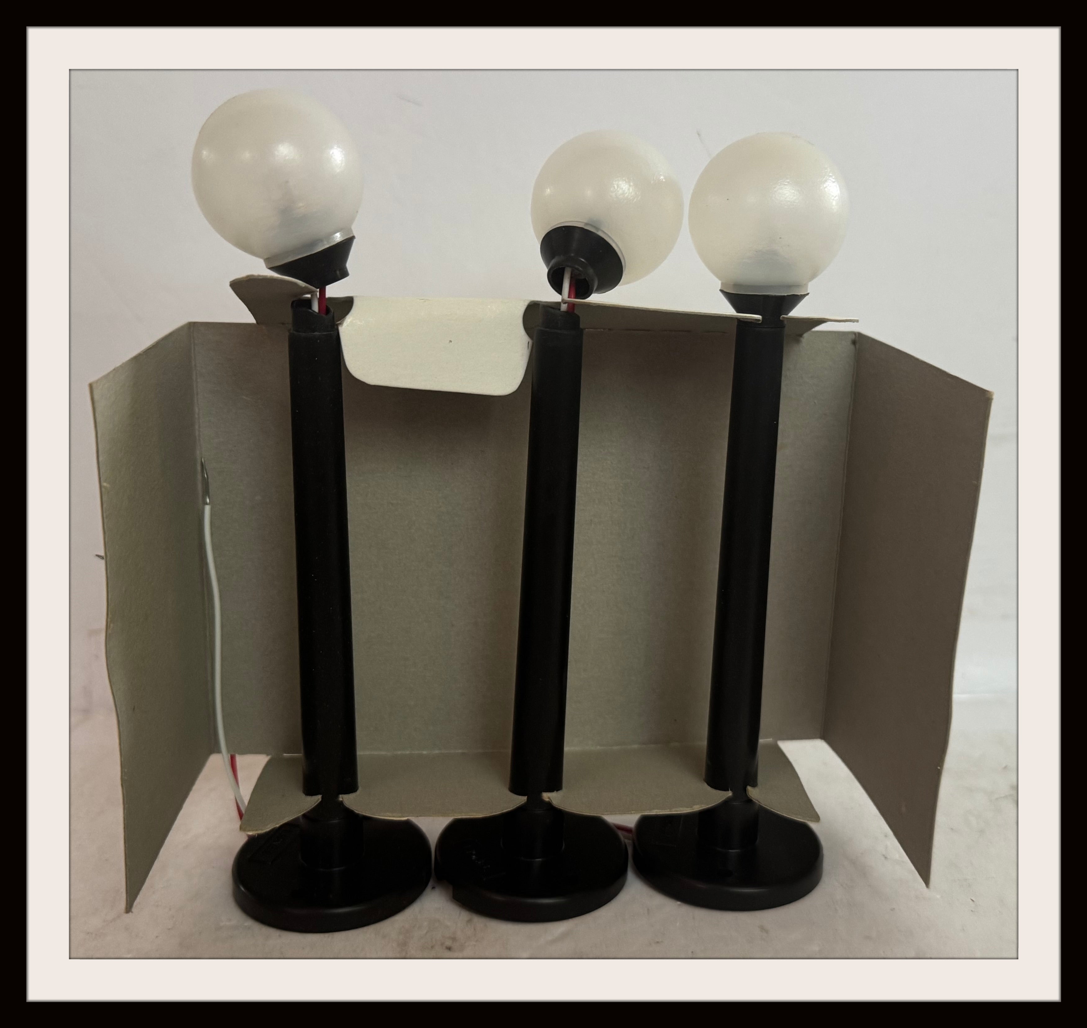 Lionel Street Lamps # 6-12708 Set of 3