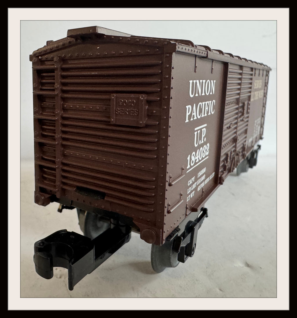 Lionel Union Pacific Box Car # 184032