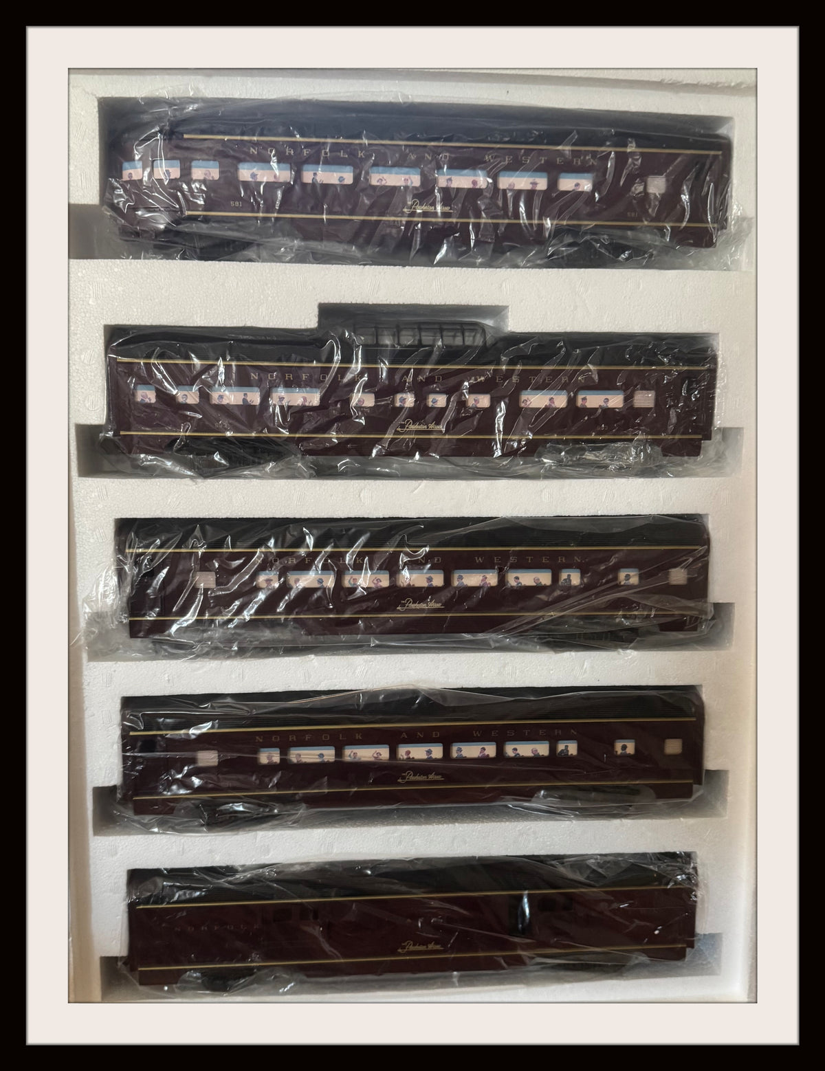 Williams Norfolk and Western Aluminum Car Set of 5, # 2800