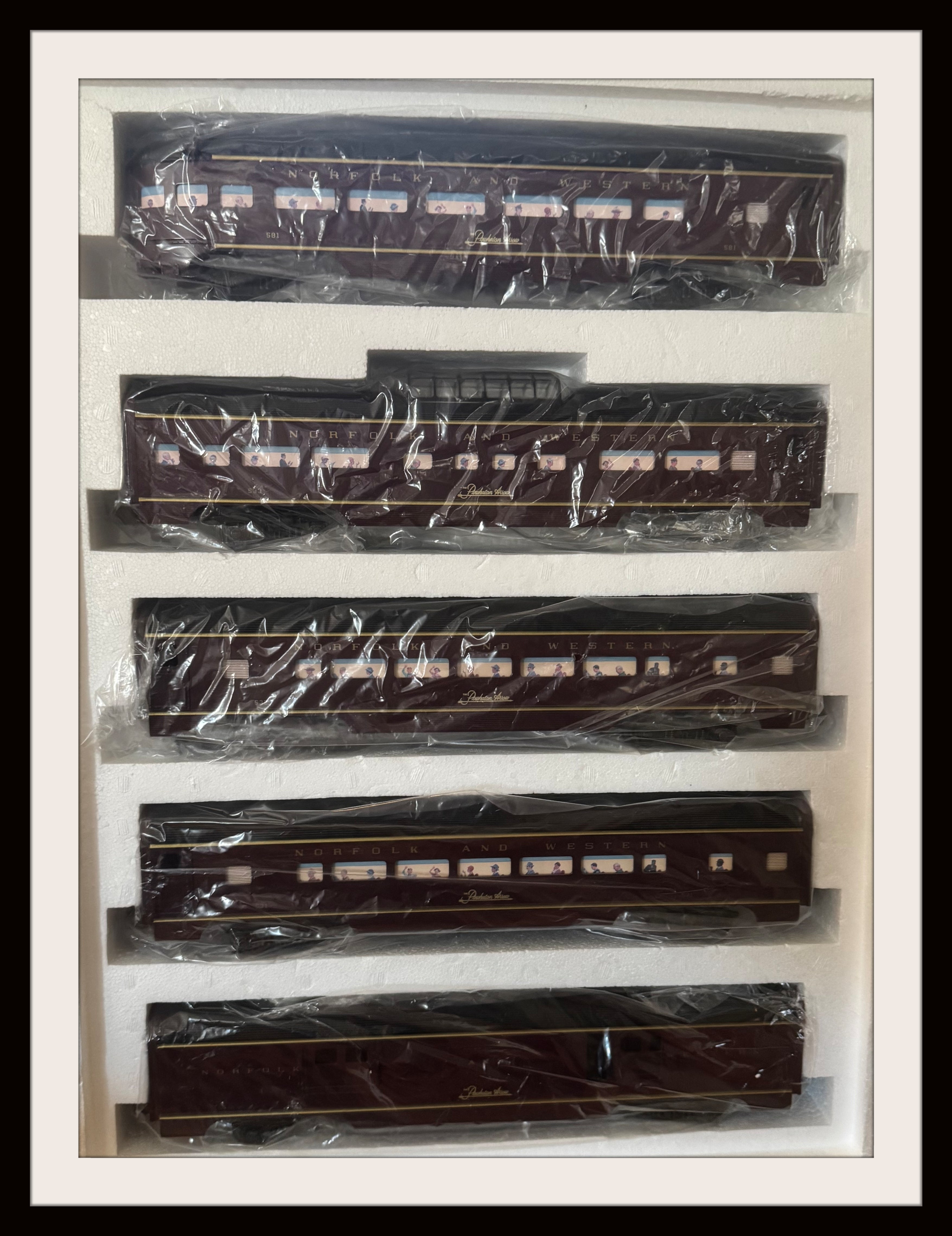 Williams Norfolk and Western Aluminum Car Set of 5, # 2800