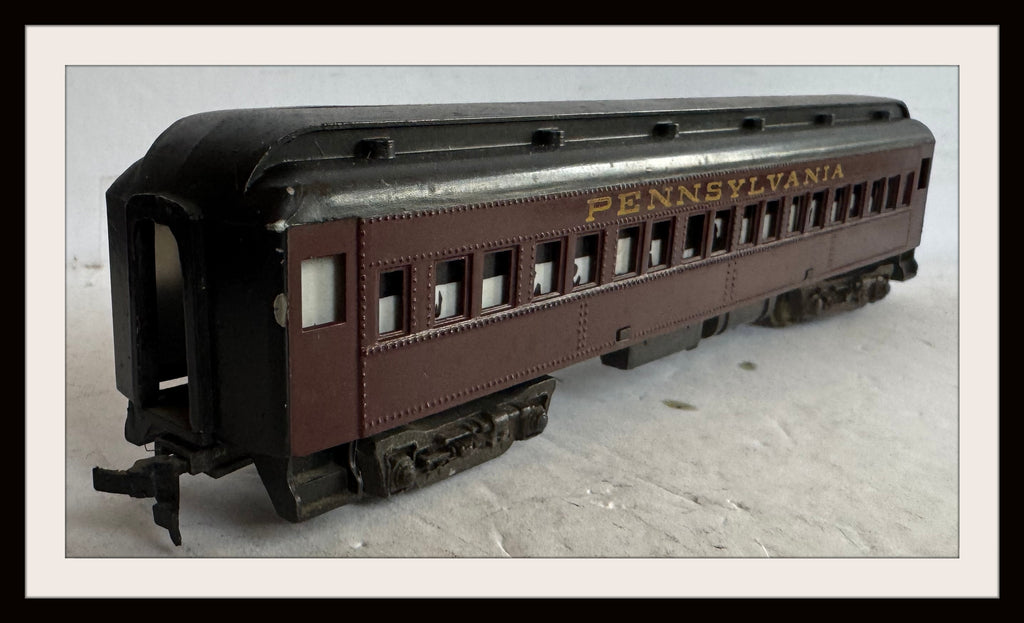 Penn Line PRR Brass CG1 with 3 Passenger Cars HO